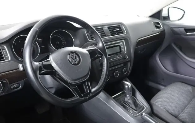 Volkswagen Jetta, фото №5