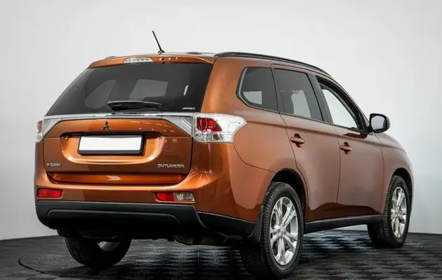 Mitsubishi Outlander, фото №2