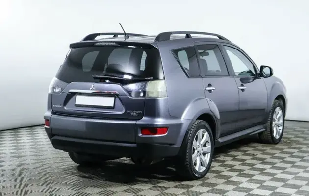 Mitsubishi Outlander, фото №2