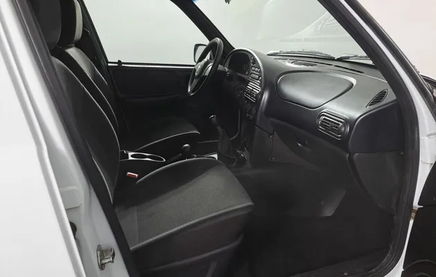 Chevrolet NIVA I Рестайлинг, фото №8