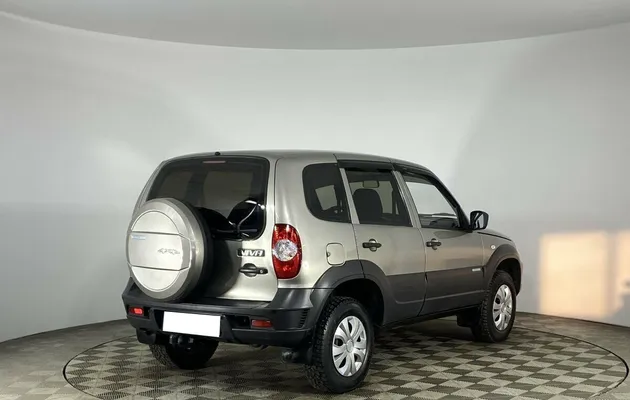 Chevrolet NIVA I Рестайлинг, фото №2